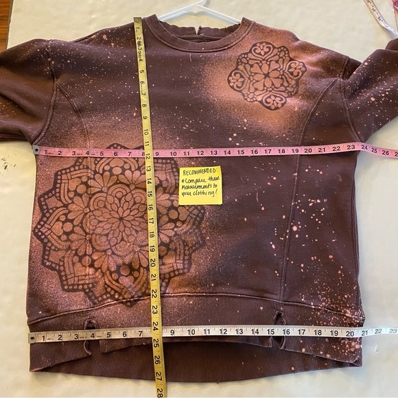 Handmade Floral Stencil Sweatshirt Pullover Womens Small Upcycled Oversized Crew - Picture 12 of 13
